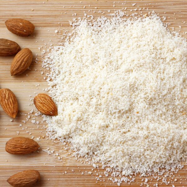 Peeled almond flour | 100% almonds from Apulia | Nutritious & gluten-free | 1 kg