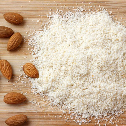 Peeled almond flour | 100% almonds from Apulia | Nutritious & gluten-free | 1 kg