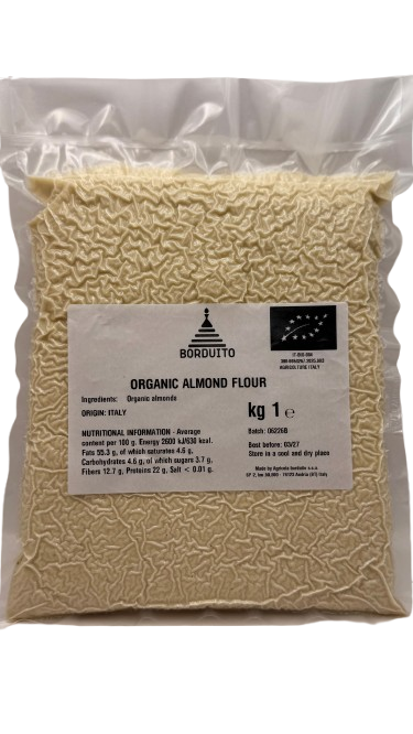 Peeled almond flour | 100% almonds from Apulia | Nutritious & gluten-free | 1 kg