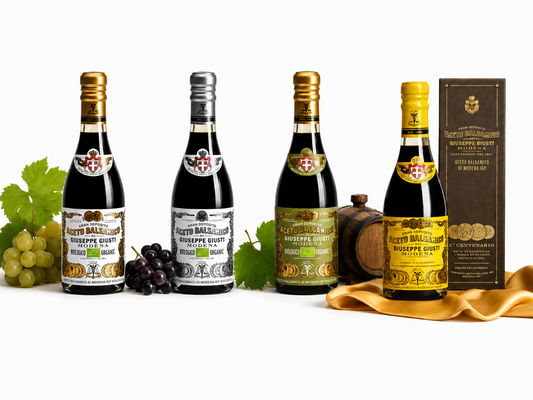 Giusti Goldmedaillen-Vertikale | Aceto Balsamico di Modena IGP | Vier Reifestufen im Vergleich | 1 Silber- + 2 + 3 + 4 Goldmedaillen | 4 × 250 ml