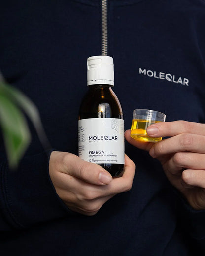 OmegaSOL | Hochdosiertes Veganes Omega 3 & Vitamin D3 | Schutz für Herz, Gehirn und Sehkraft | Rein pflanzliches Algenöl ohne Fischgeschmack | 30-Tage-Vorrat | 150 ml