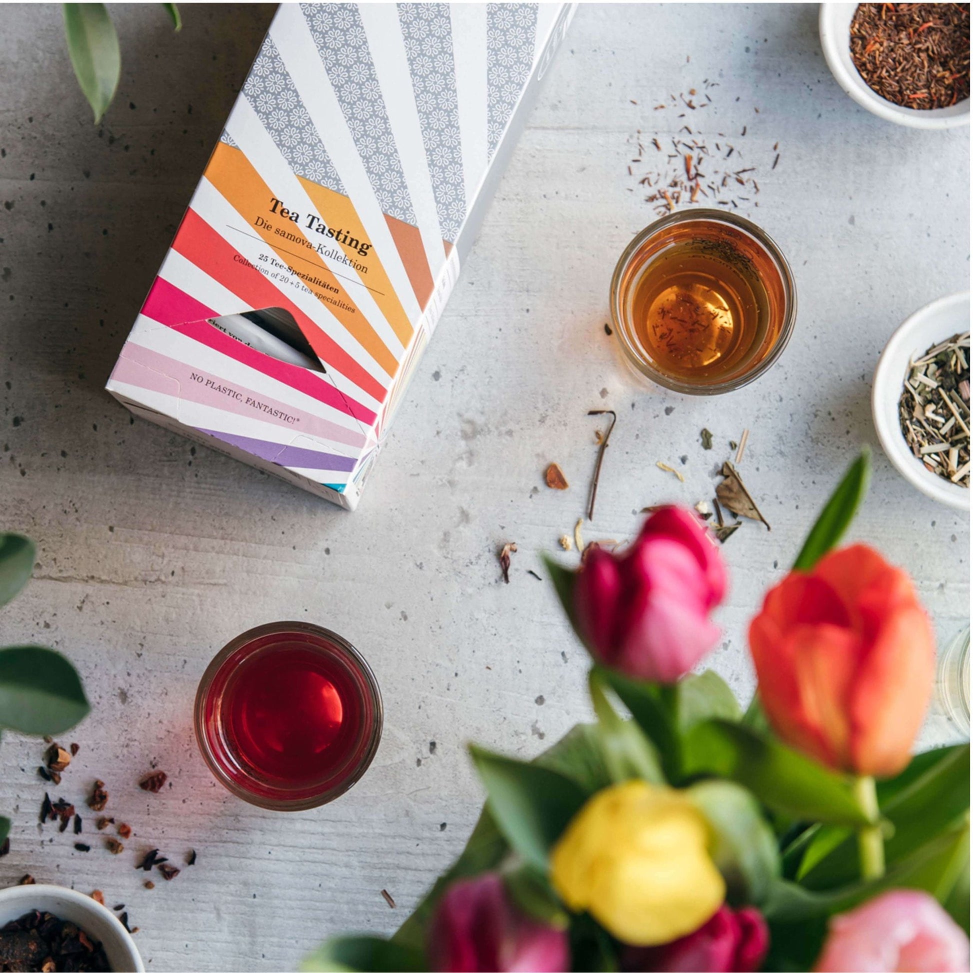samova Tea Tasting Space – Moodbild mit Tee-Vielfalt
